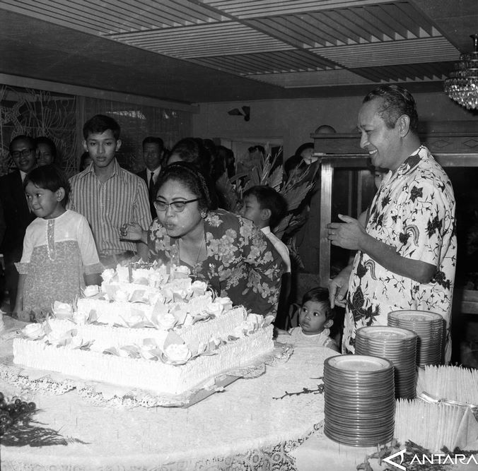 Jejak Tien Soeharto mewarnai pembangunan Indonesia