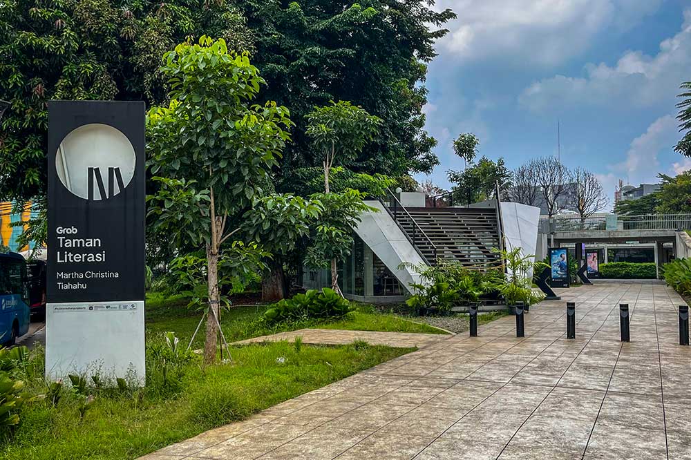 Taman Literasi, memanja mata dengan membaca