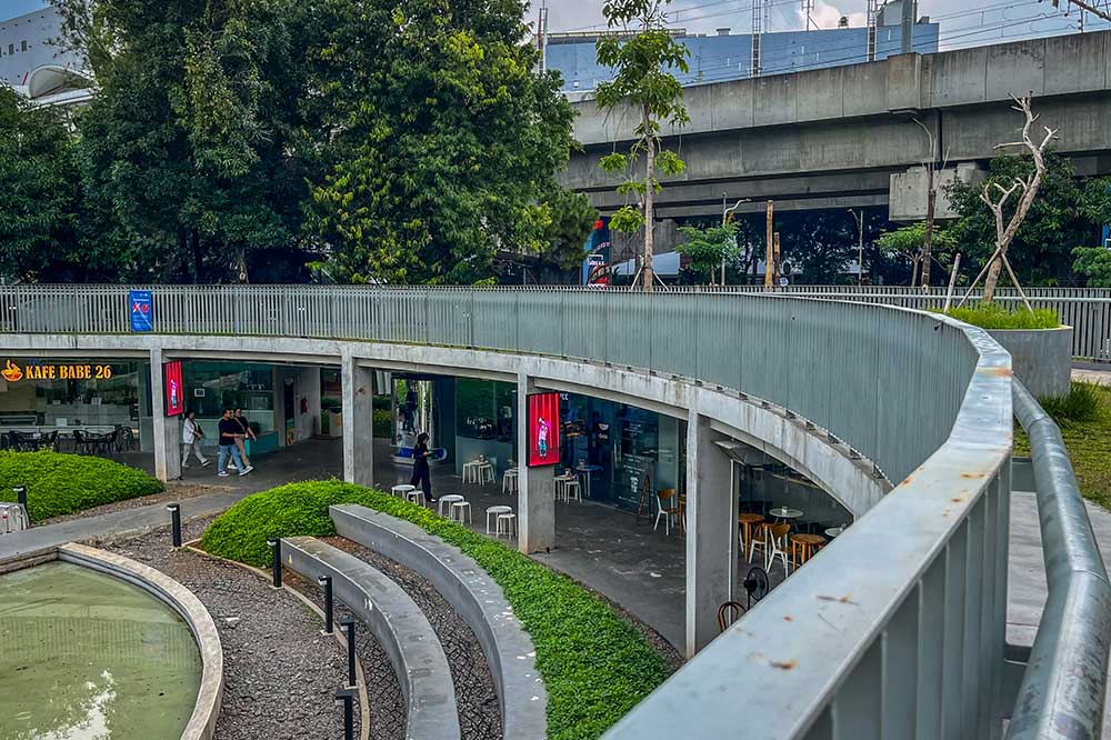 Taman Literasi, memanja mata dengan membaca