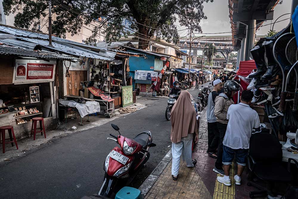 Kampoeng Gallery: kafe antik di tengah pasar loak